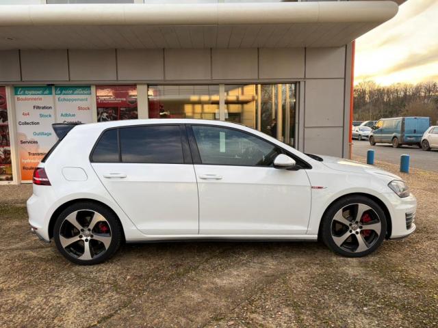 Volkswagen Golf image 8