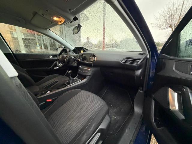Peugeot 308 image 8