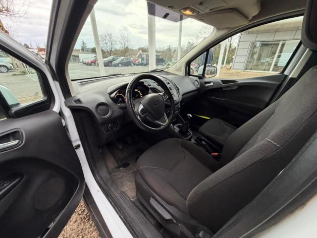 Ford Transit Courier image 7