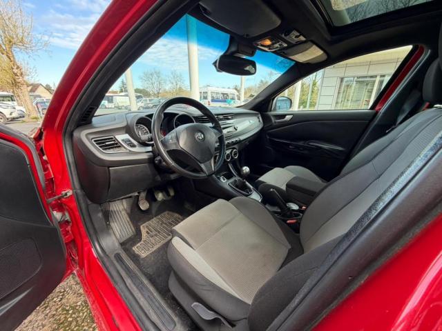 Alfa Romeo Giulietta image 8