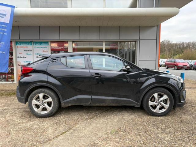 Toyota C-Hr image 2
