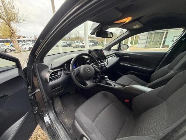 Toyota C-Hr image 1