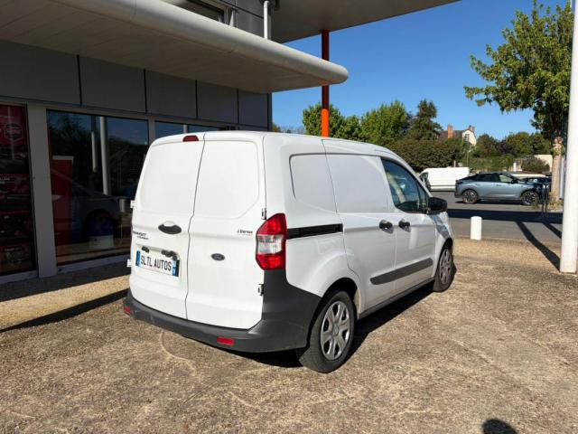 Ford Transit Courier image 6