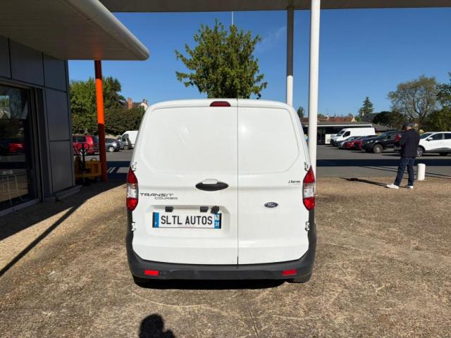 Ford Transit Courier image 3