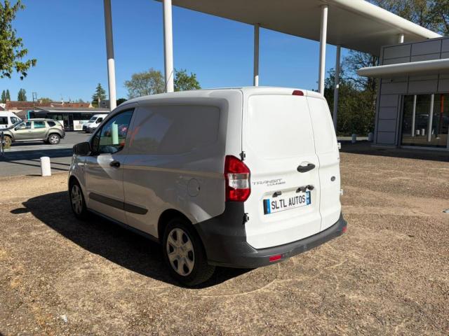 Ford Transit Courier image 9