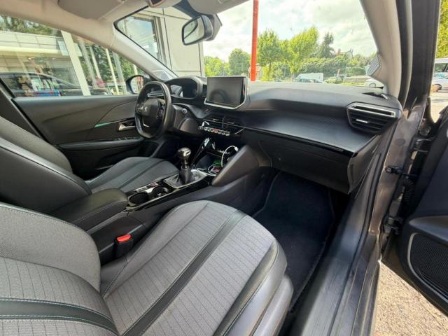 Peugeot 208 image 1