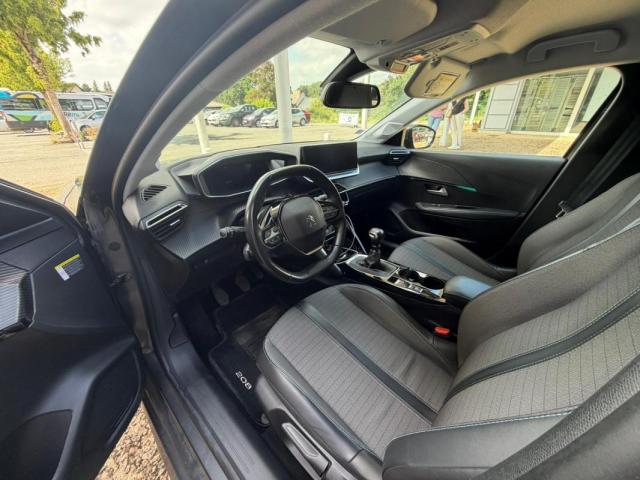 Peugeot 208 image 9