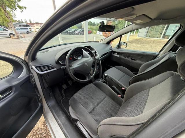 Peugeot 207 image 7