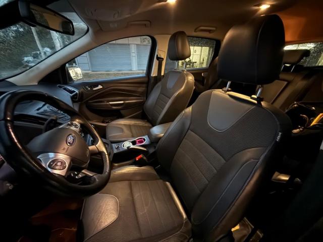 Ford Kuga image 7