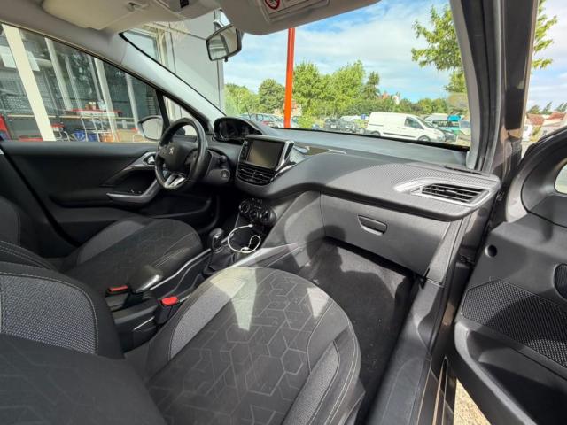 Peugeot 2008 image 8