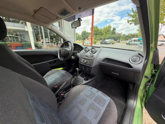 Ford Fiesta image 8