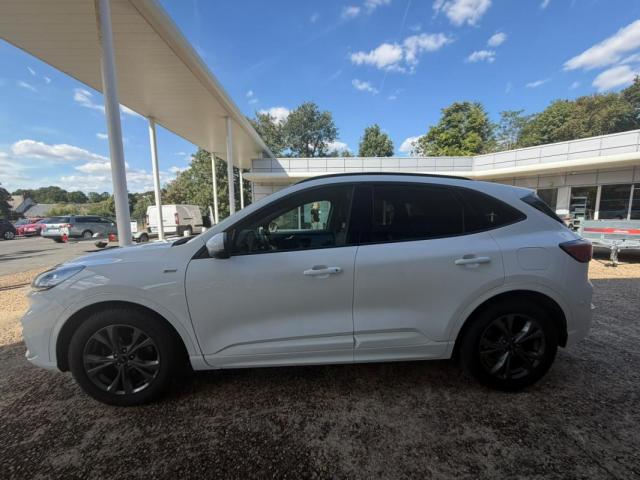 Ford Kuga image 8