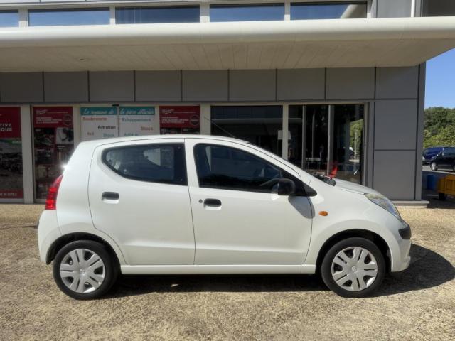 Nissan Pixo image 9