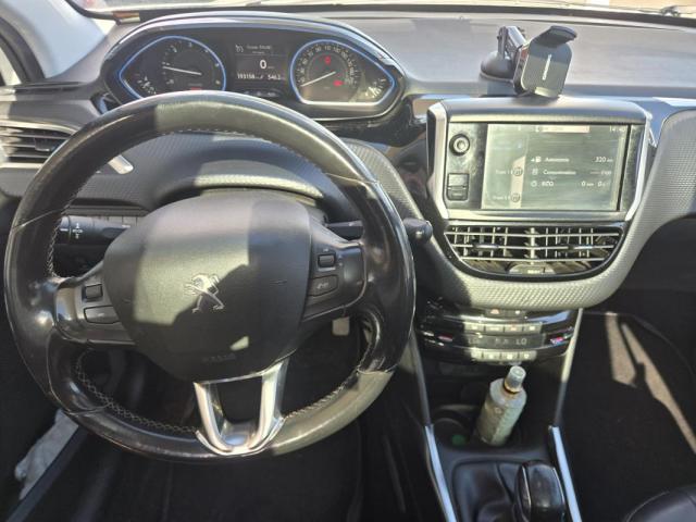 Peugeot 2008 image 9
