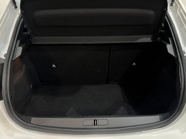 Peugeot 208 image 2