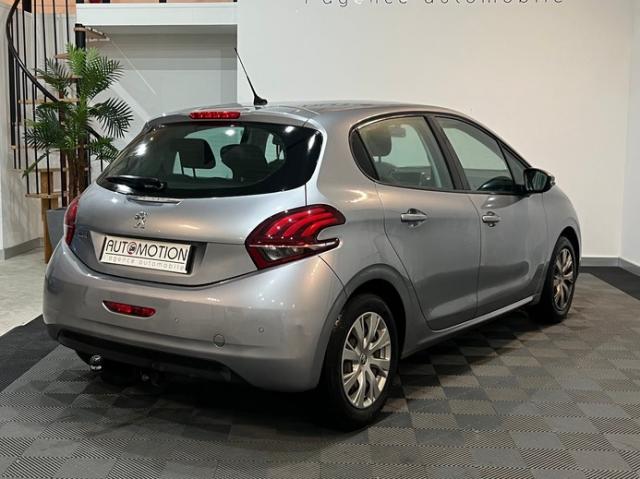 Peugeot 208 image 1