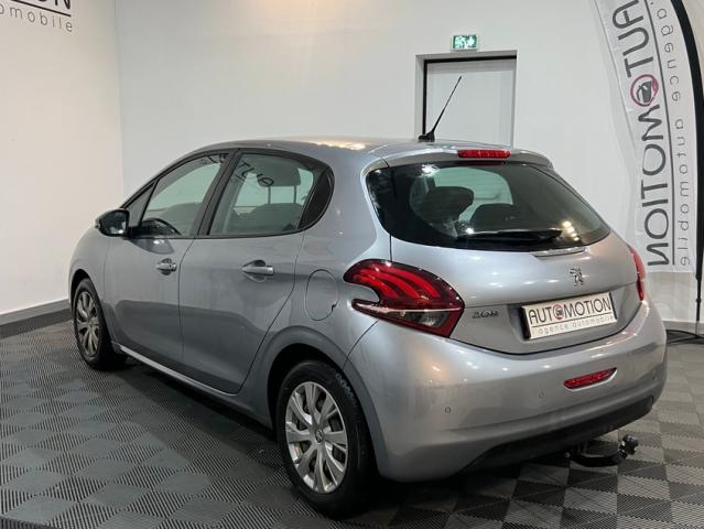 Peugeot 208 image 3