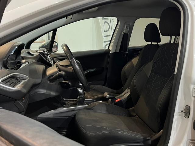Peugeot 2008 image 8