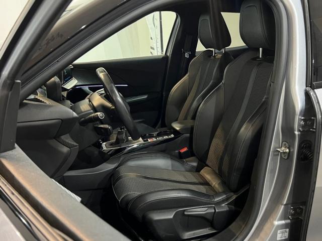 Peugeot 2008 image 8