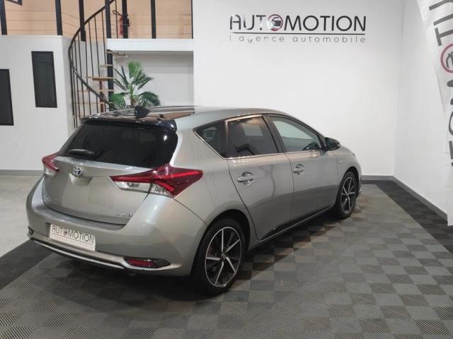 Toyota Auris image 2