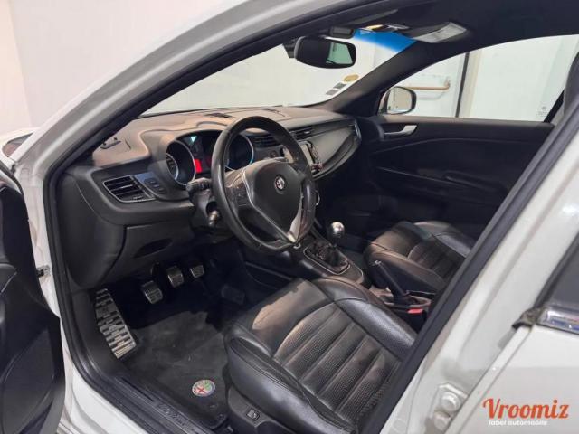 Alfa Romeo Giulietta image 9