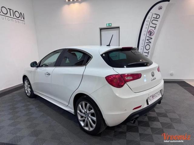 Alfa Romeo Giulietta image 2