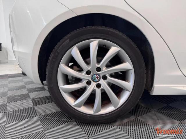 Alfa Romeo Giulietta image 8