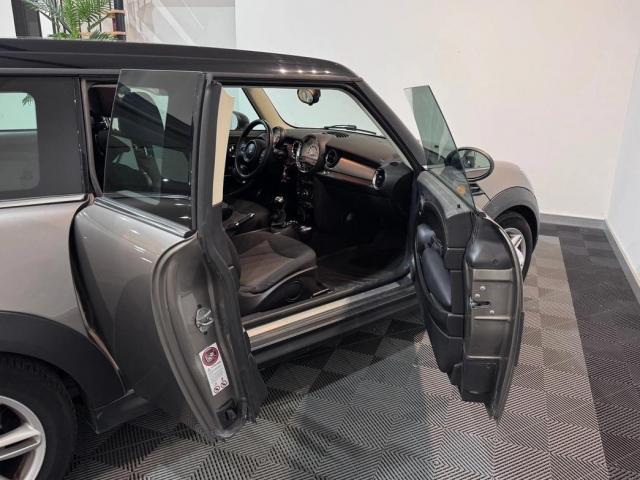 Mini Clubman image 6