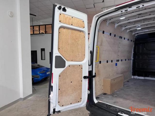 Volkswagen Crafter image 9