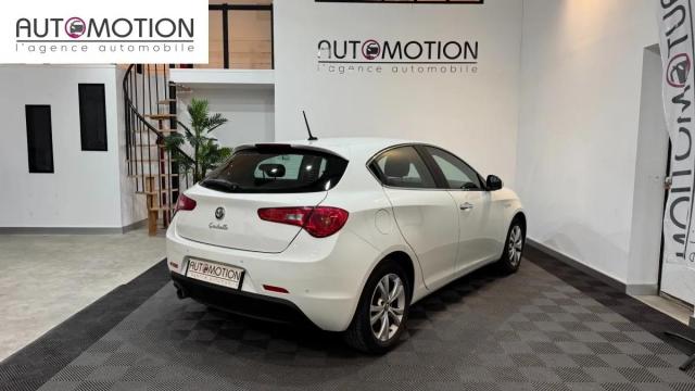 Alfa Romeo Giulietta image 5