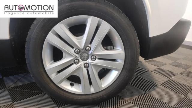 Peugeot 2008 image 8