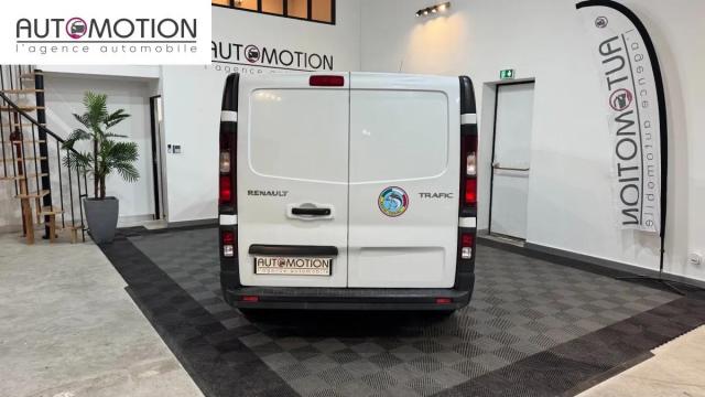 Renault Trafic image 1