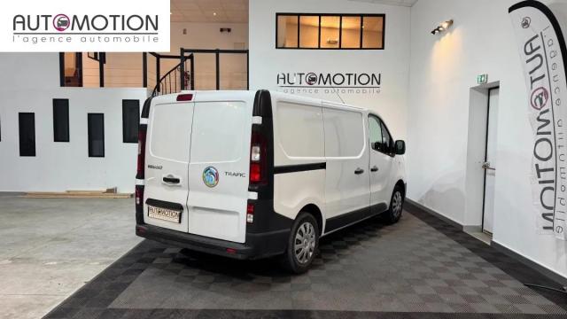 Renault Trafic image 9