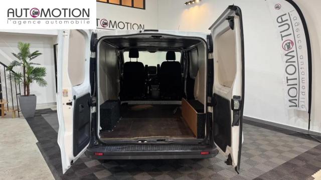 Renault Trafic image 2
