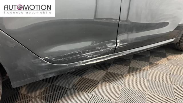 Peugeot 208 image 8