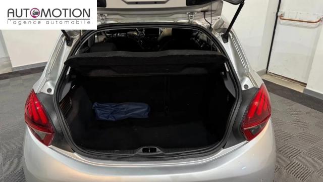 Peugeot 208 image 7