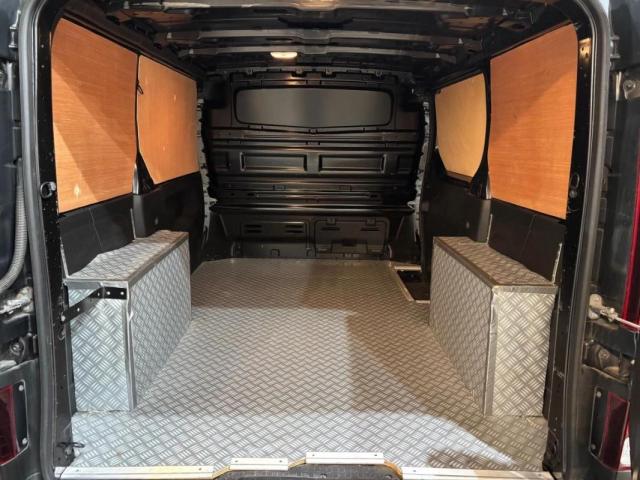 Renault Trafic image 2
