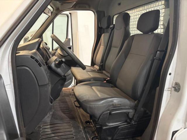 Renault Master image 9