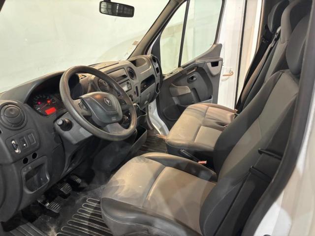Renault Master image 2