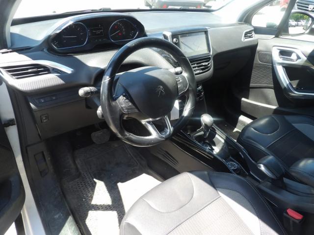 Peugeot 2008 image 2