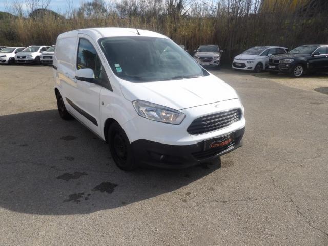 Ford Transit Courier image 7
