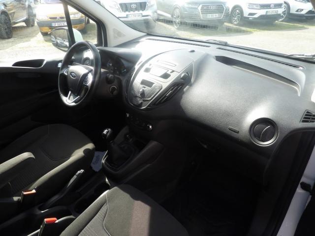 Ford Transit Courier image 5