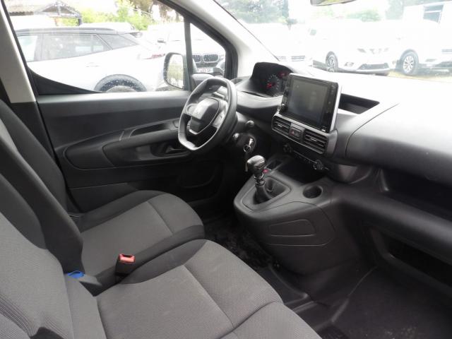 Peugeot Partner image 2