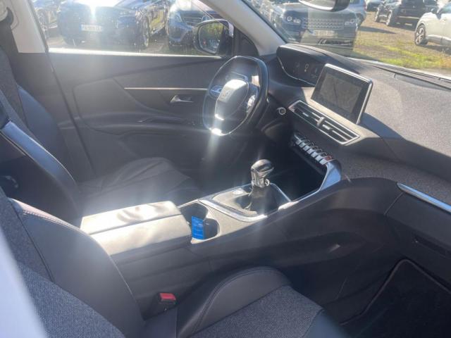 Peugeot 3008 image 2