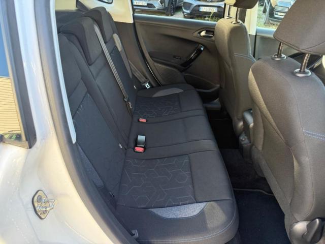 Peugeot 2008 image 1