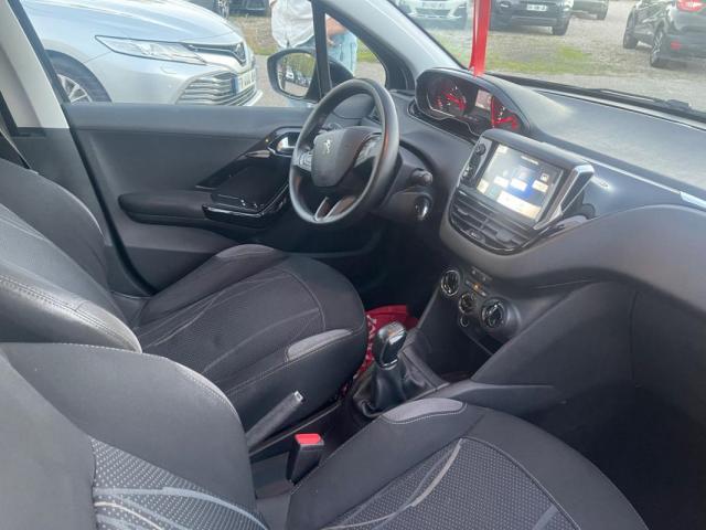 Peugeot 208 image 4
