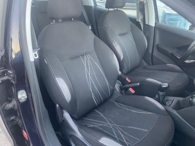Peugeot 208 image 3