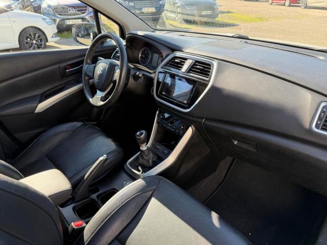 Suzuki Sx4 S-Cross image 1