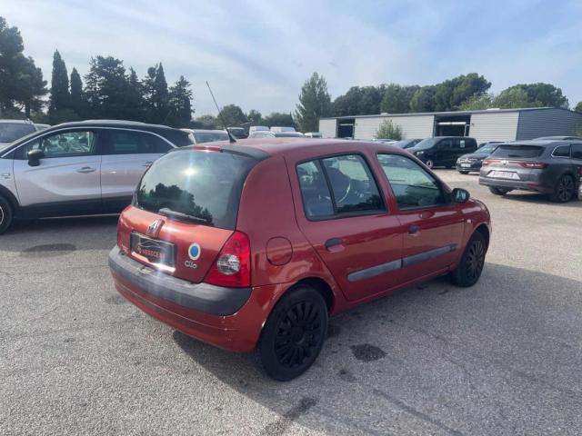 Renault Clio image 2