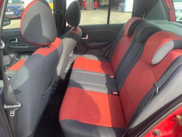 Renault Clio image 8